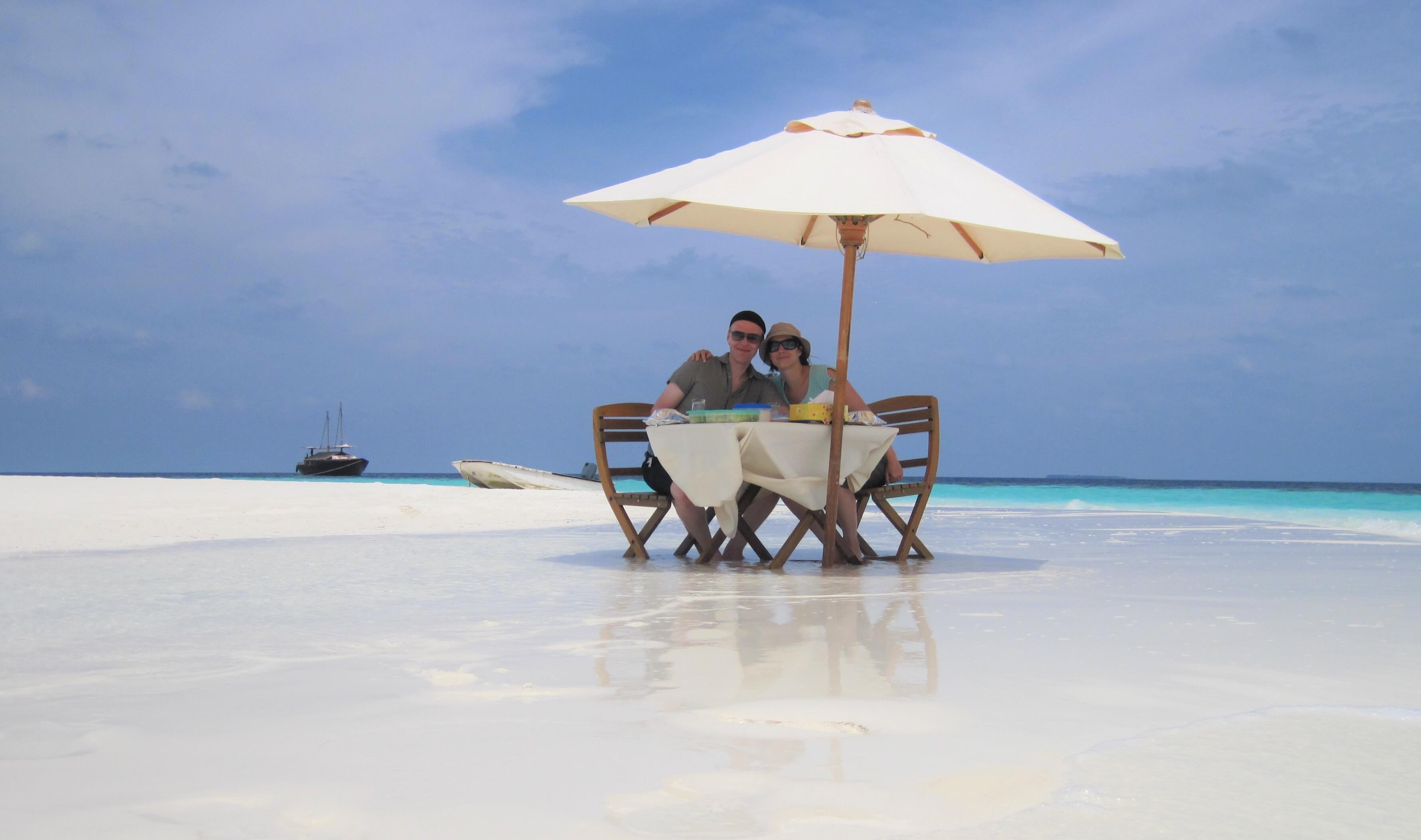 Repas en amoureux sur ile déserte aux Maldives