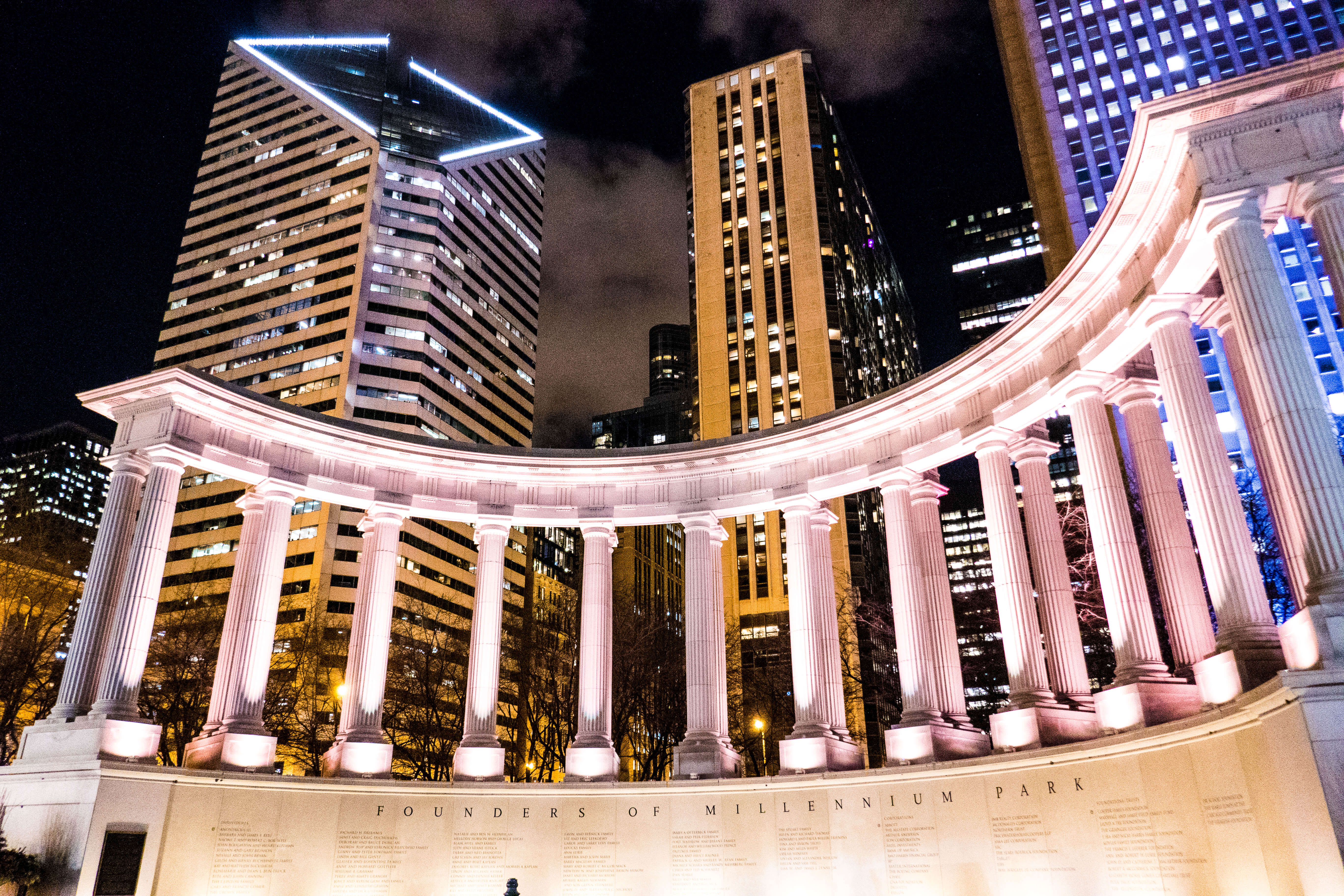Millennium Monument de nuit Chicago
