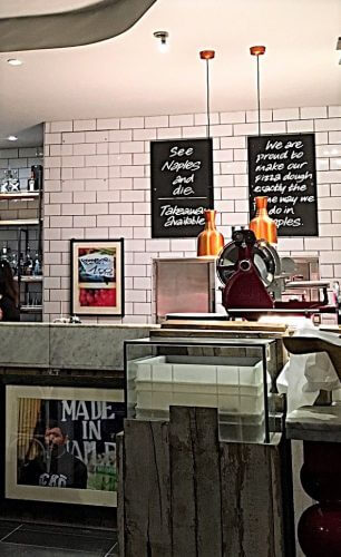 Déco du Rossopomodoro une pizzeria de Londres