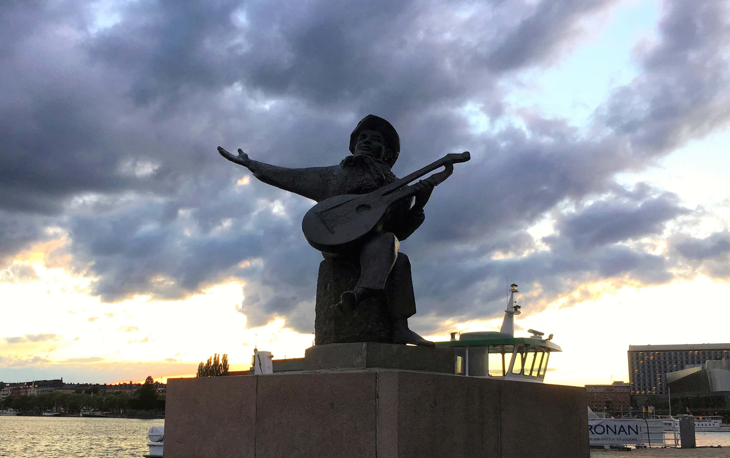 Statue homme à la guitare Stockholm
