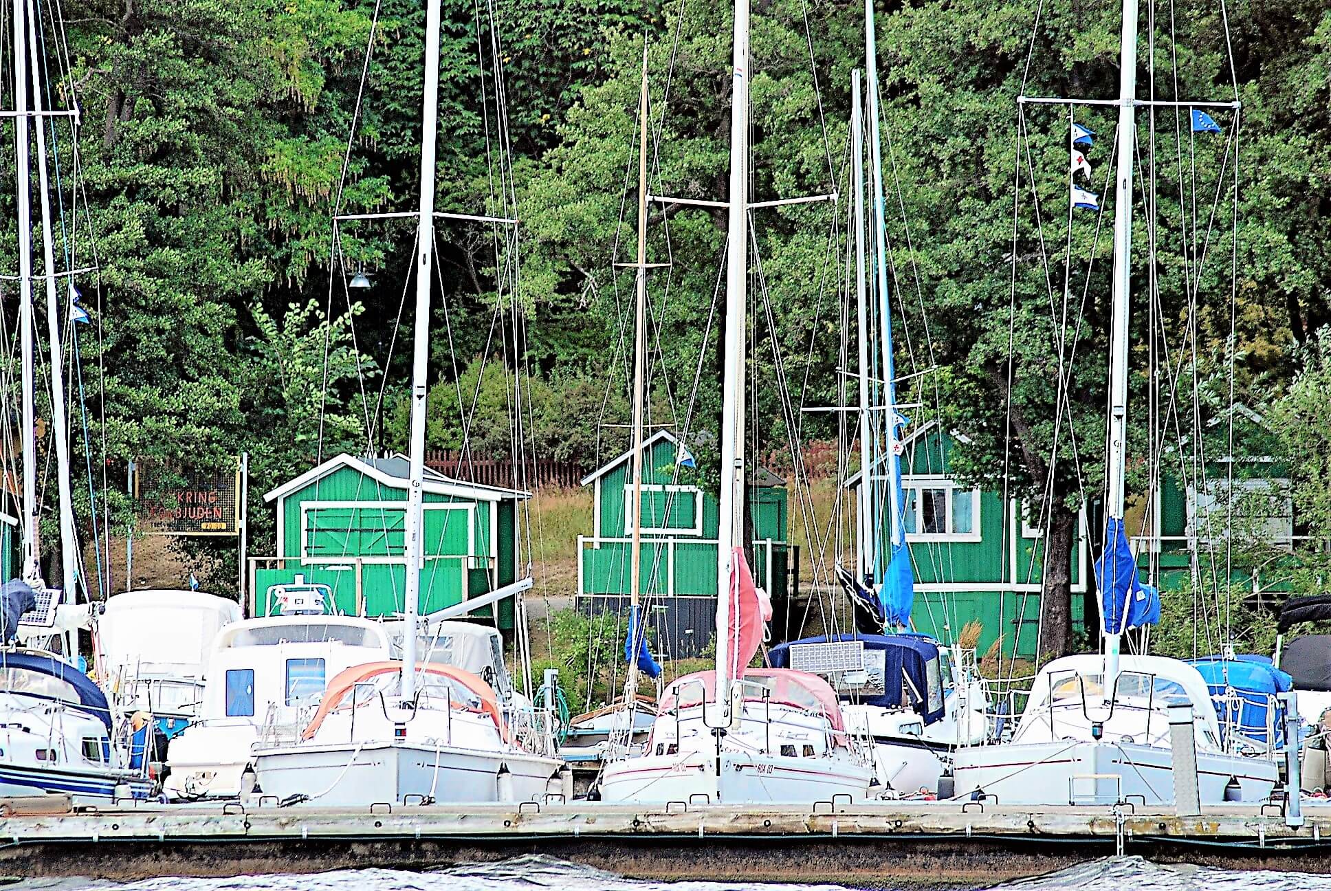 Le port de plaisance dans les canaux de Stockholm