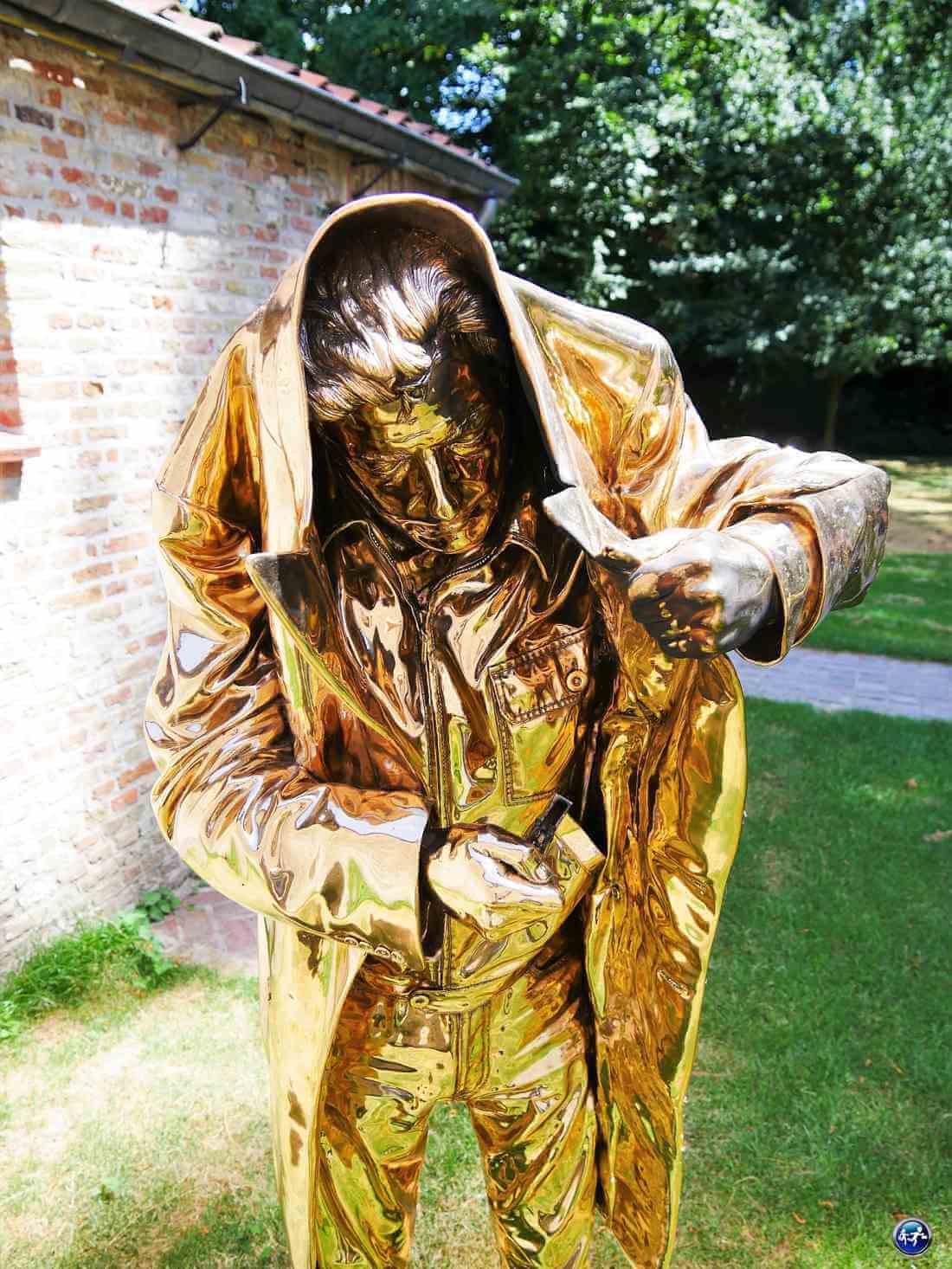 Sclupture de Jan Fabre à Bruges