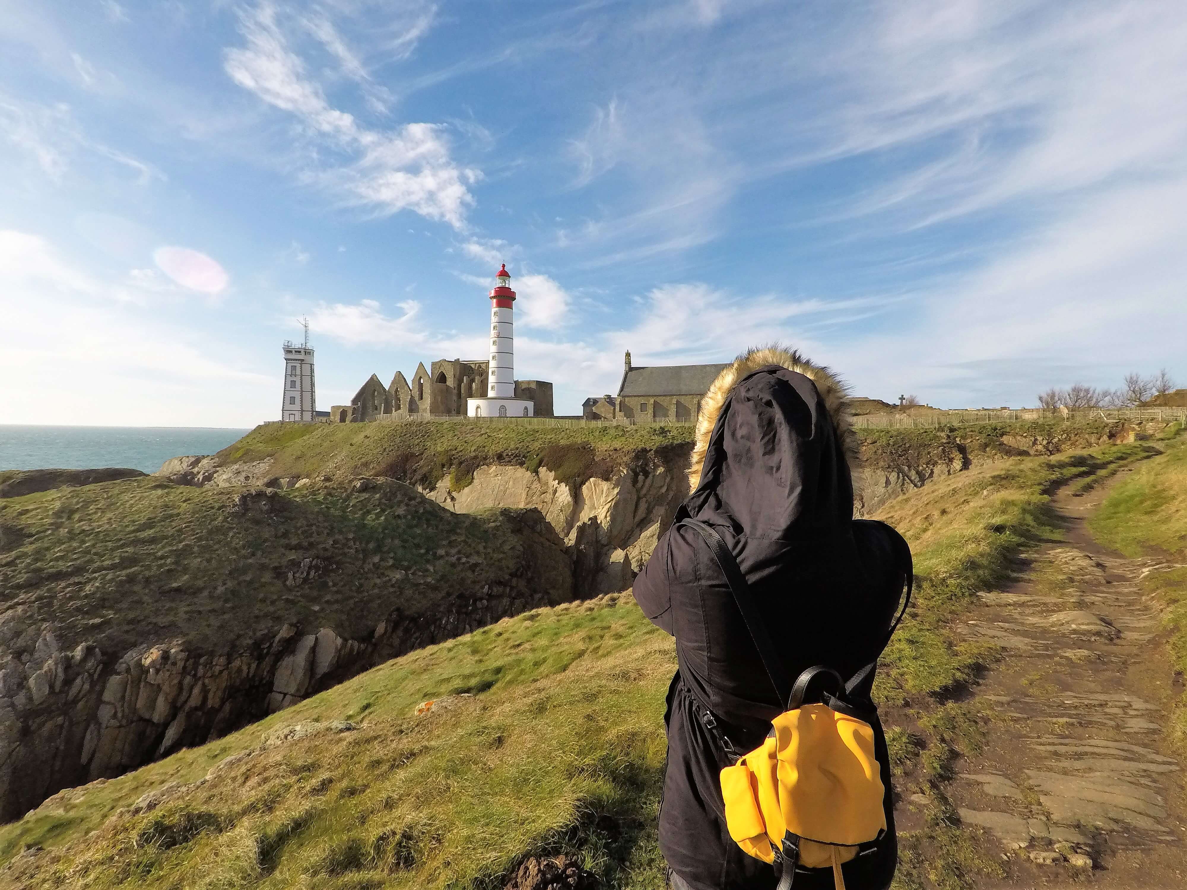 Devant-le-phare-St-Mathieu-en-Bretagne