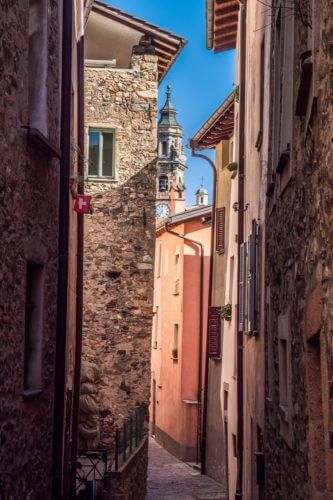 Rue de Carona_à voir à Lugano