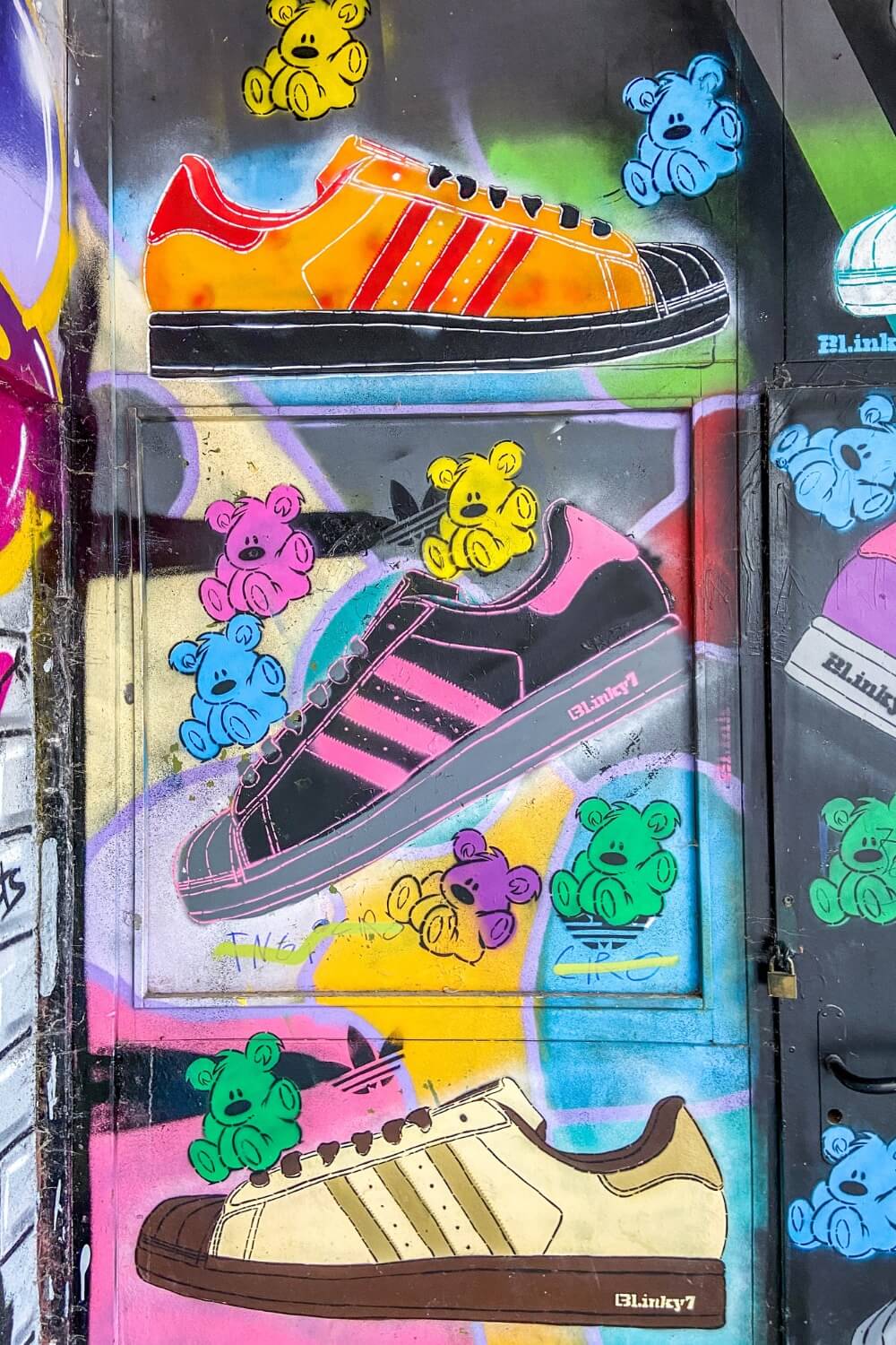 Street art chaussures Attisholz Areal