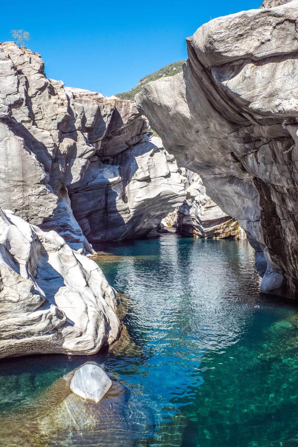 Canyon Ponte Brolla Vallemaggia Tessin