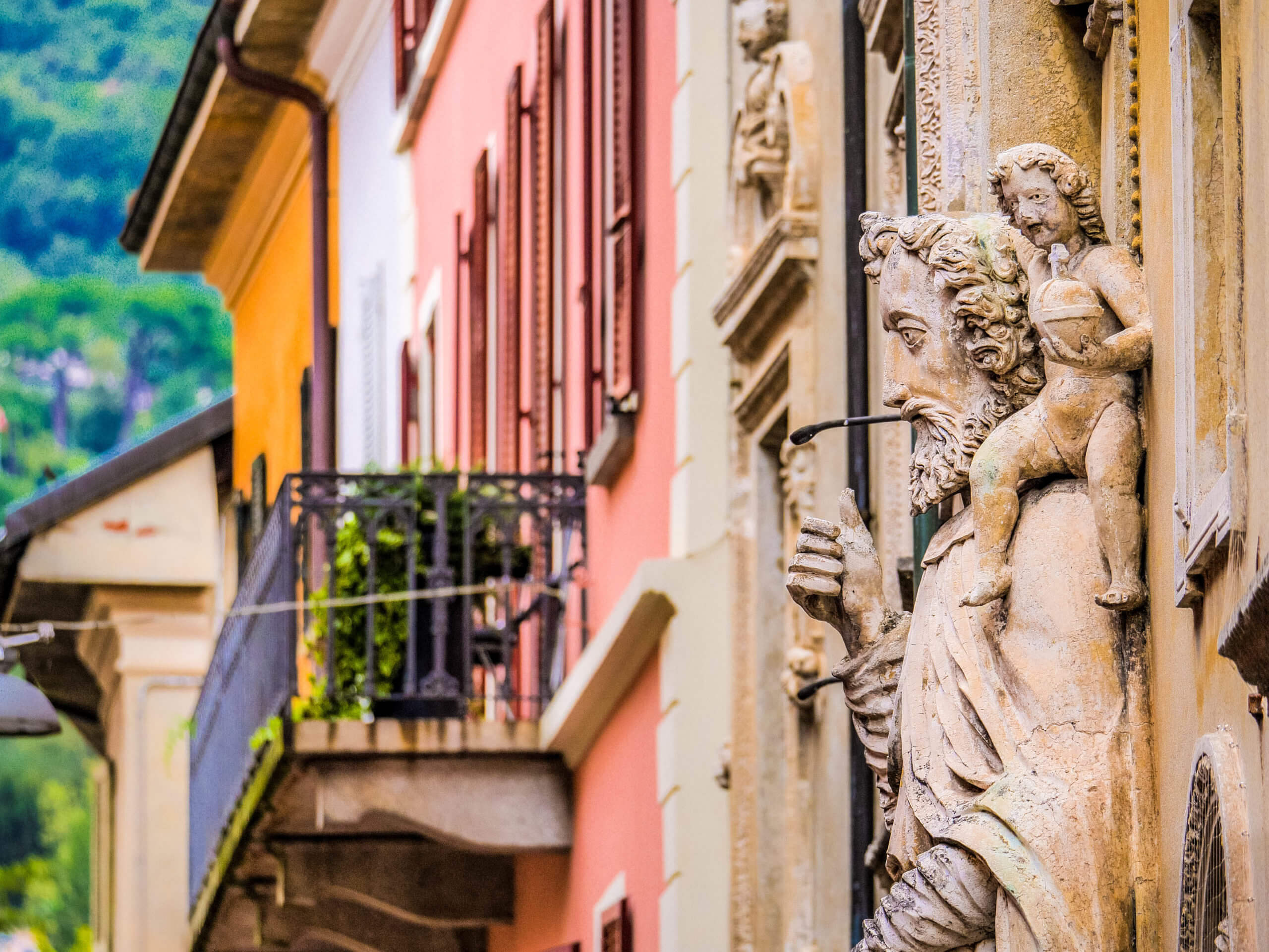 Via Cittadella vieille ville de Locarno Tessin Suisse